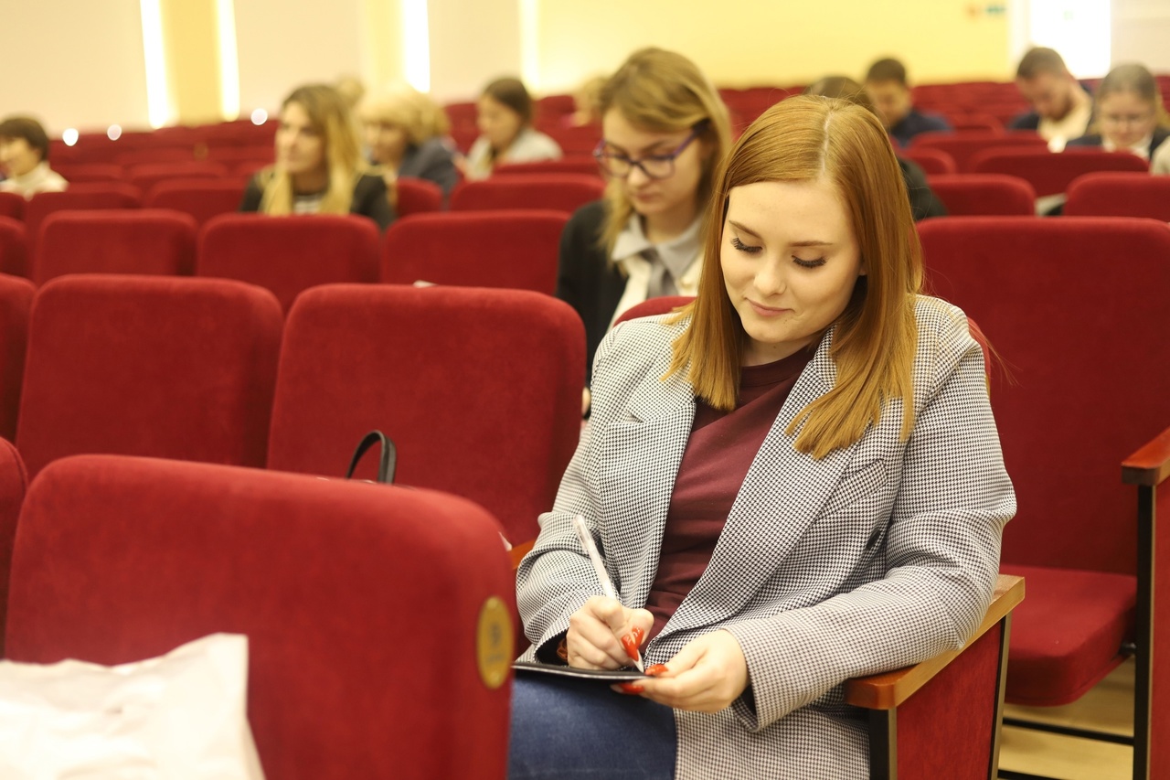 Подробнее о статье Сегодня в Нижнем Новгороде на базе Института пищевых технологий и дизайна состоялся форум «Педагоги России», в котором приняла участие методист Княгининского IT-куба — Сивожелезова Владислава Васильевна