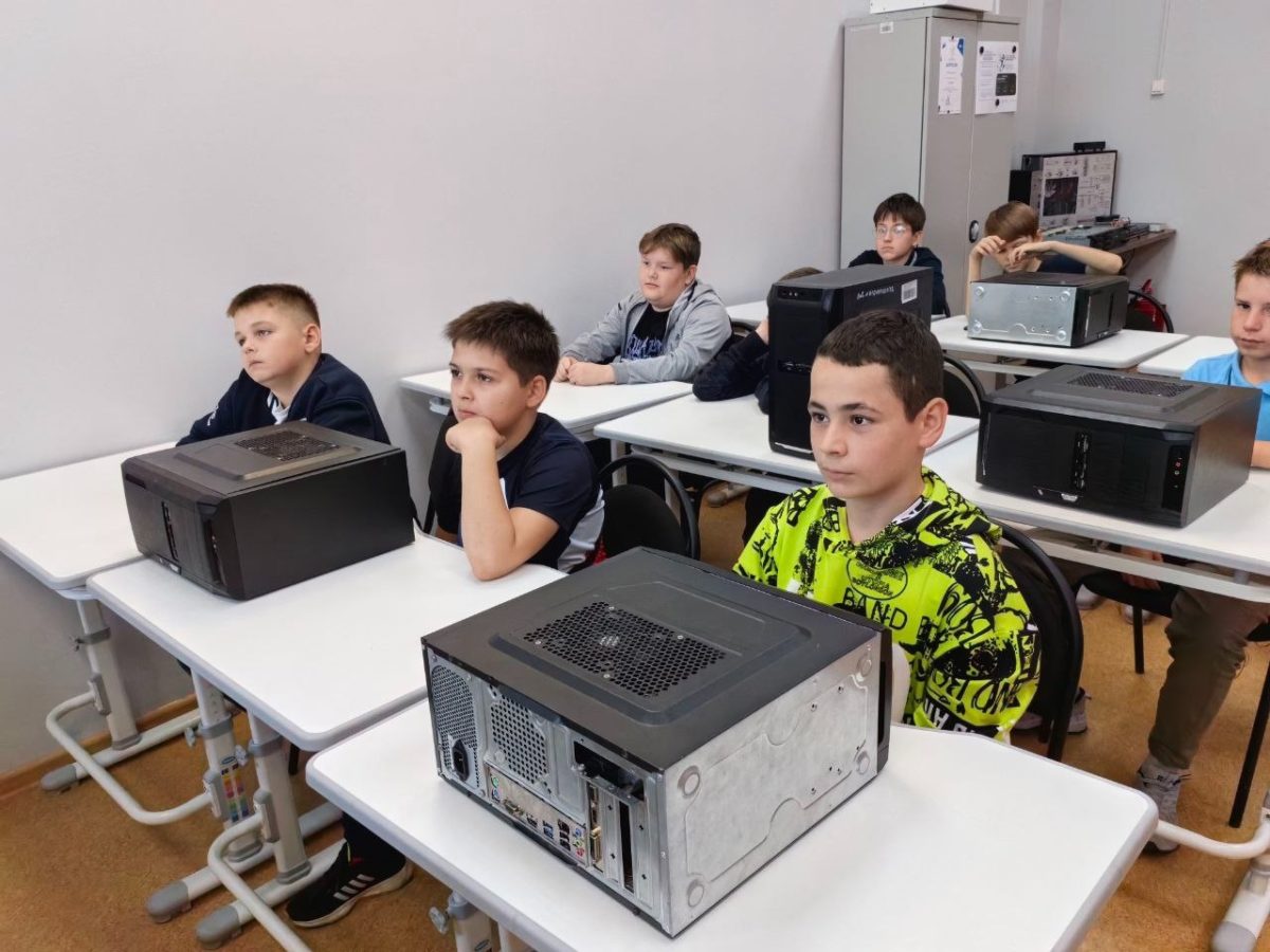 Подробнее о статье 💻 Мастер-класс «Разбери свой компьютер» в IT-Кубе