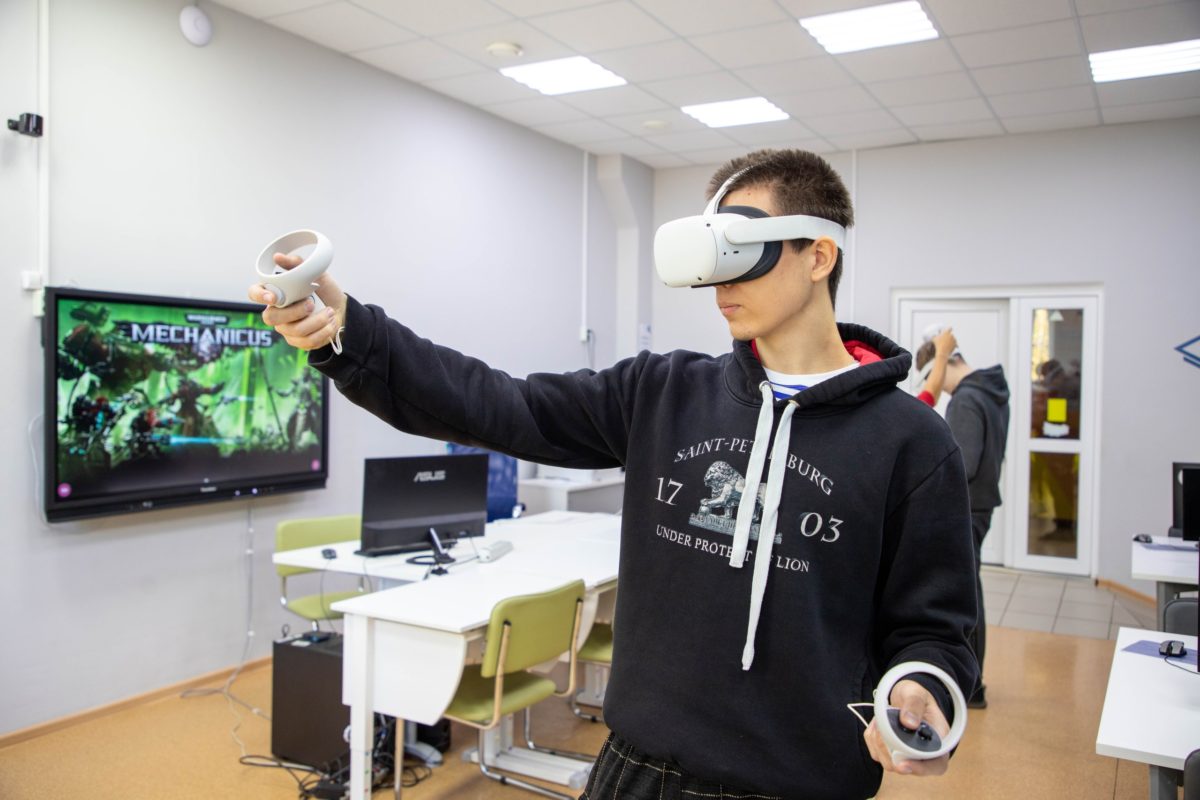 Подробнее о статье 🚀 Виртуальная реальность без границ: Второй Запуск VR-Арены! 🚀