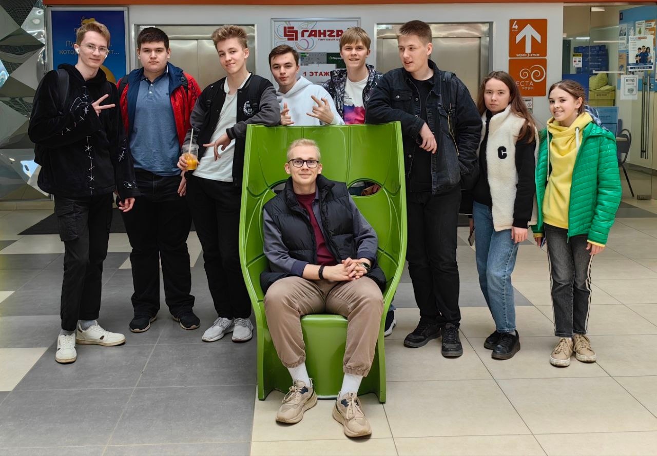 Подробнее о статье ✅ Вчера, 24 апреля, наши обучающиеся по направлению «программирование на Python» посетили День открытых дверей в IT-академии Lad!