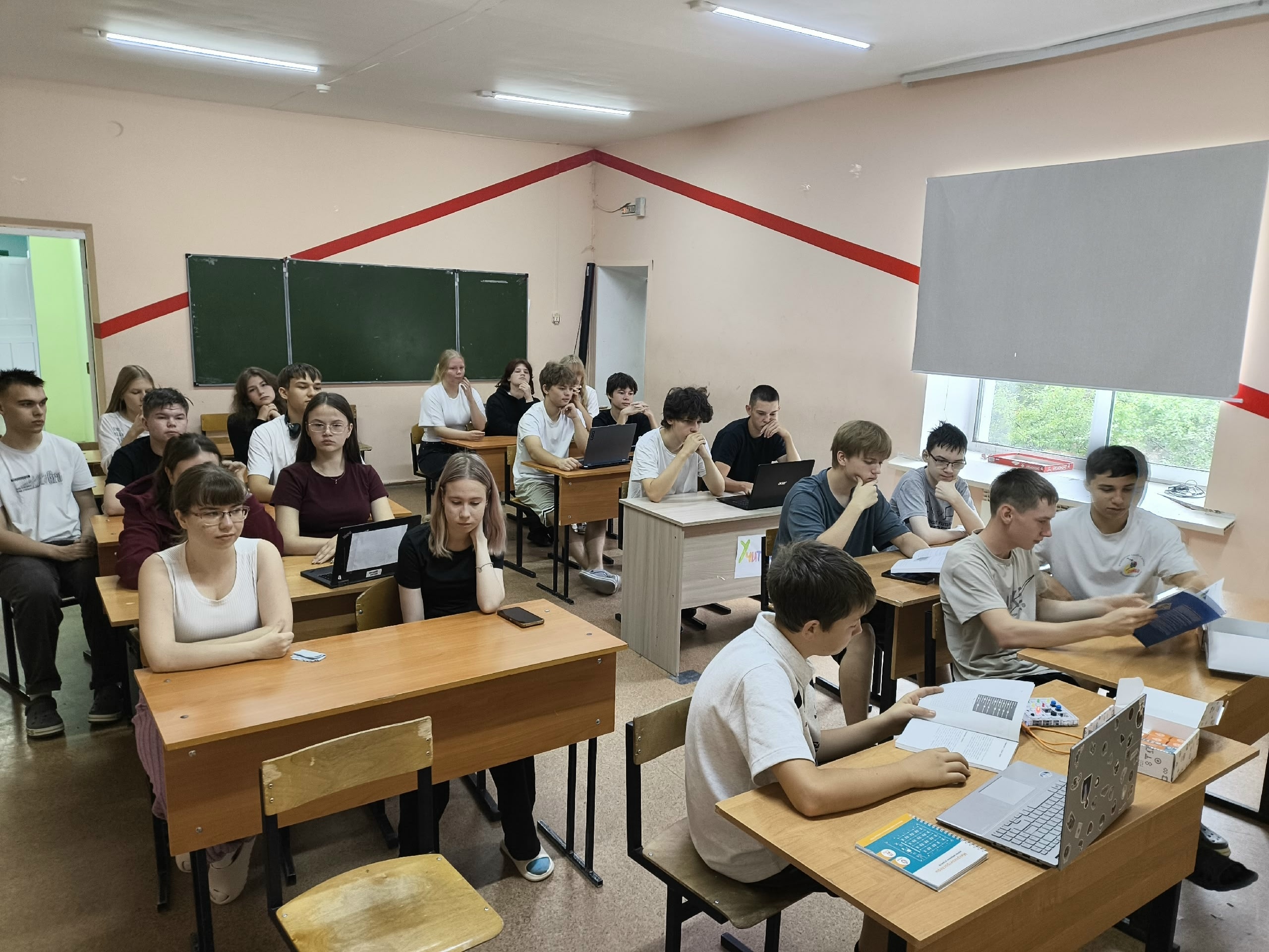 Подробнее о статье Центр цифрового образования детей «IT‑куб» продолжает вдохновлять на техническое творчество за пределами родного Княгинина! 🚀